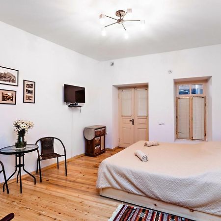 Nina' Cozy Apartment Tbilisi Ngoại thất bức ảnh