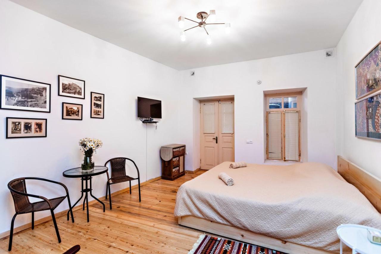 Nina' Cozy Apartment Tbilisi Ngoại thất bức ảnh